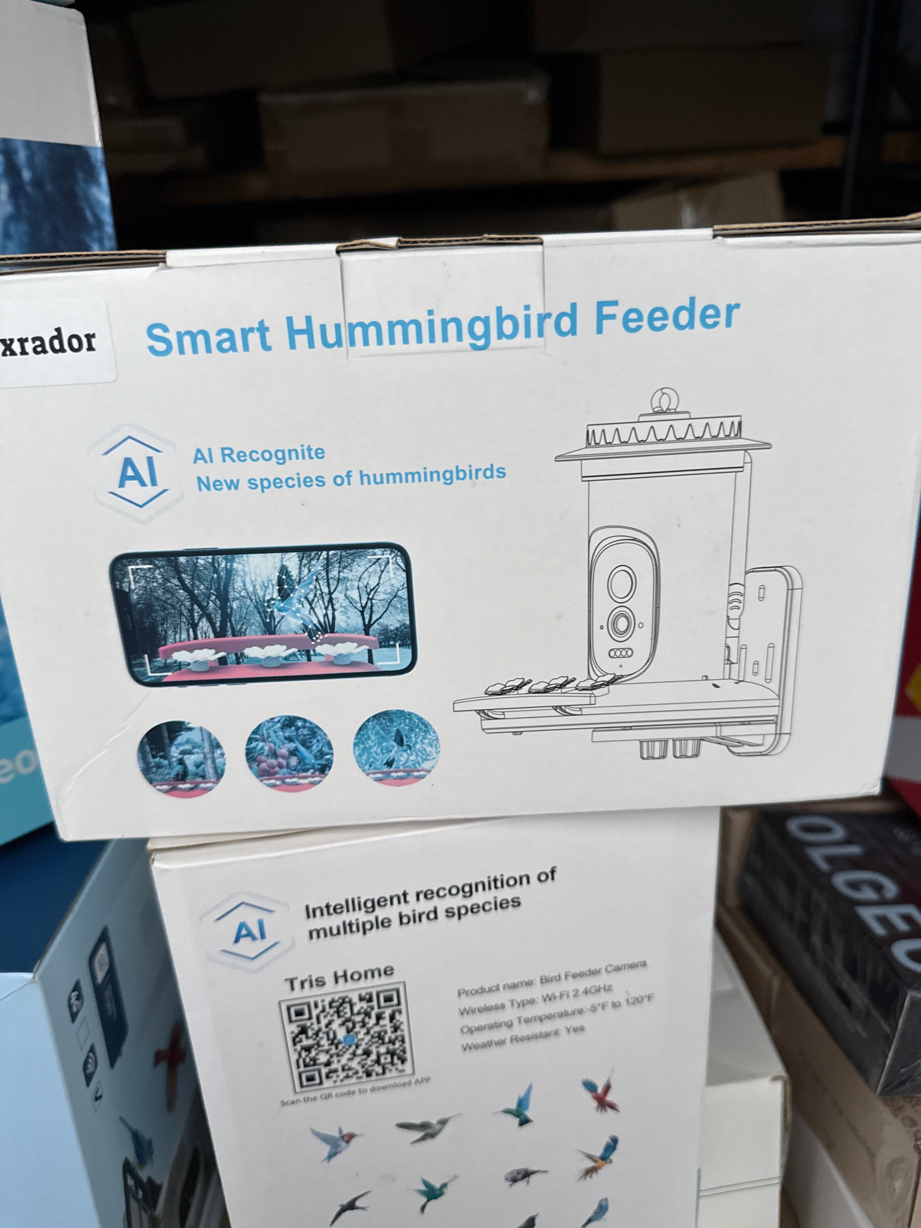 Vixrador smart hummingbird feeder combines advanced technology with practical design