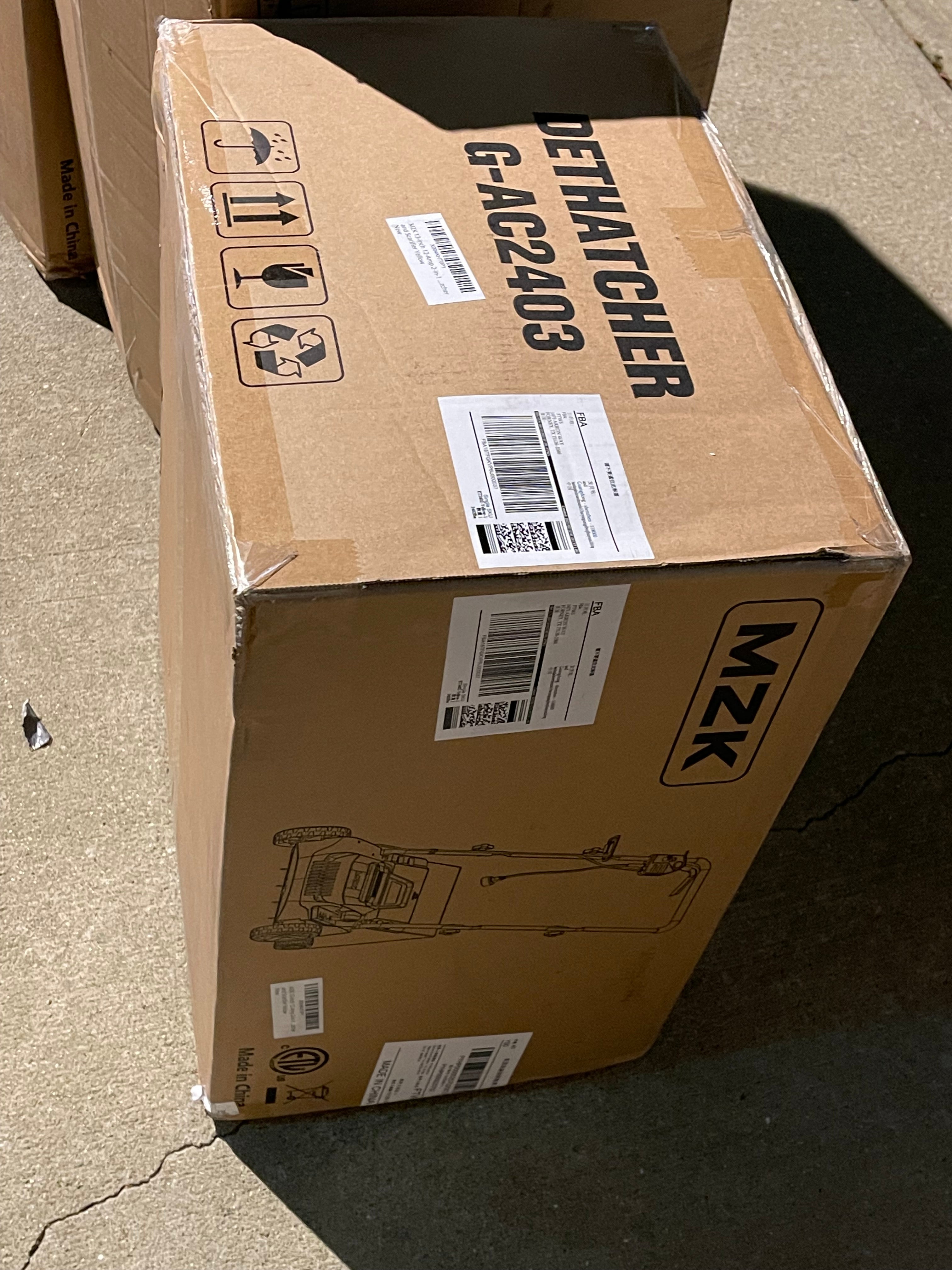 MZK 13-inch electric dethatcher and scarifier combo