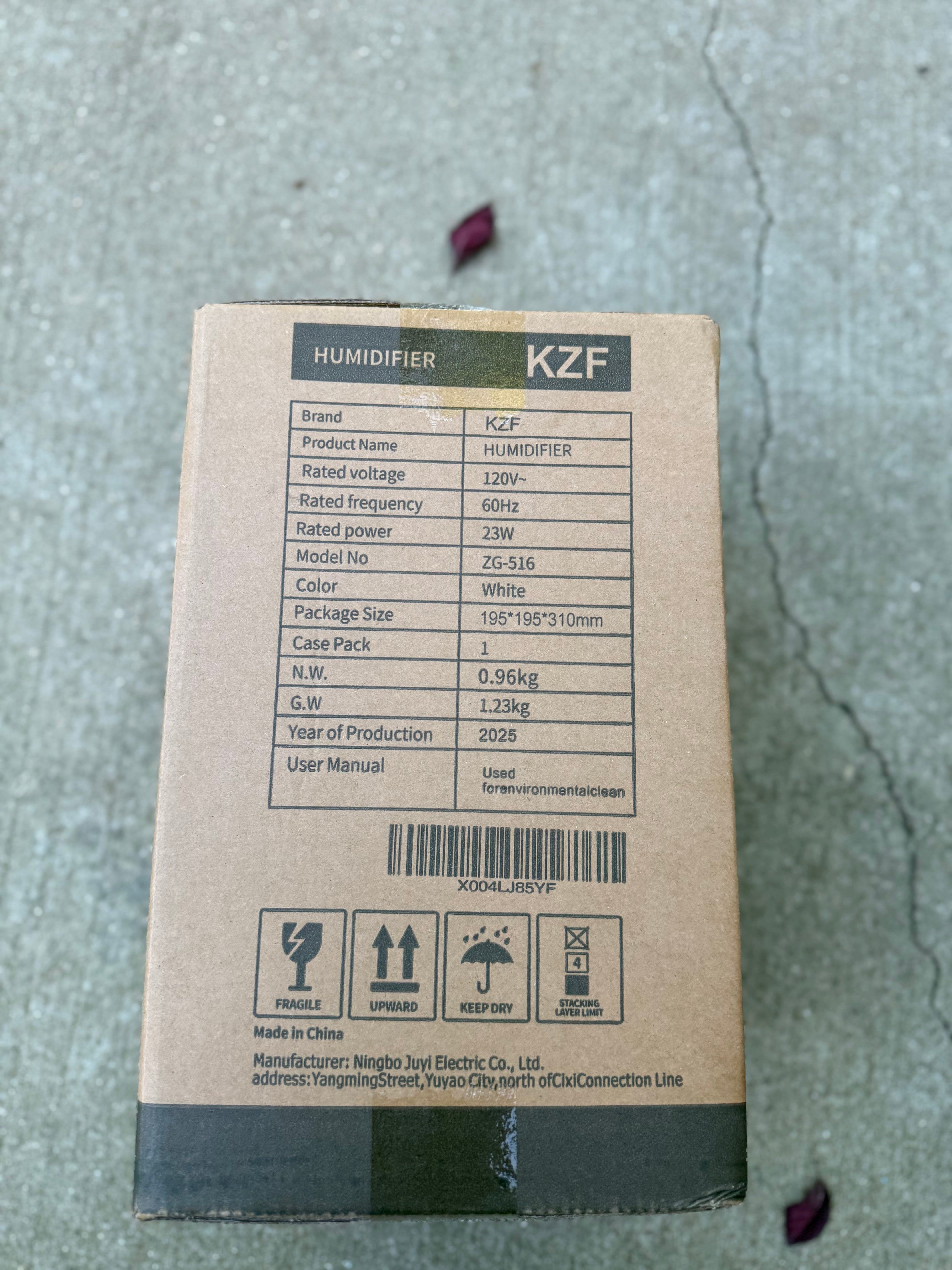 a KZF Humidifier. Deerma Ultrasonic Humidifier.