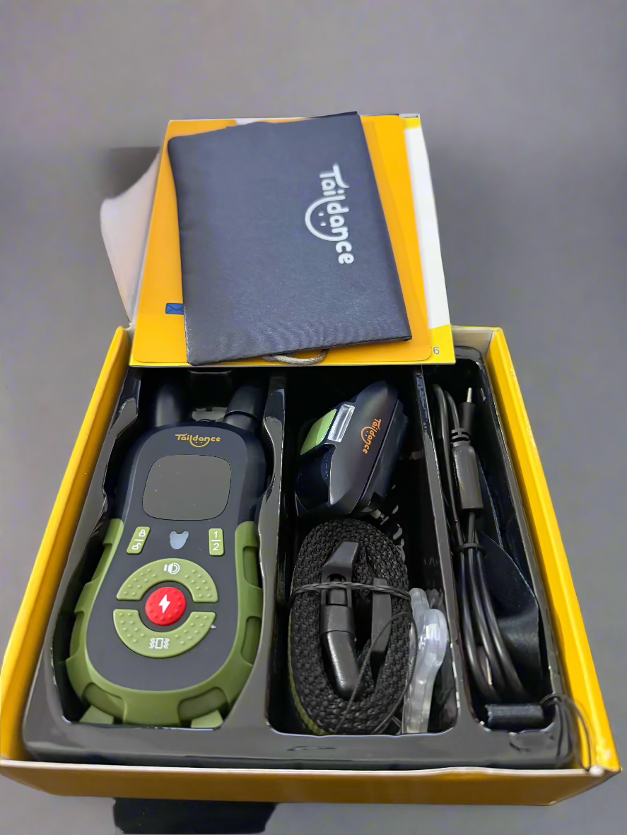 Dog collar with Remote Control and Flashing Night Light