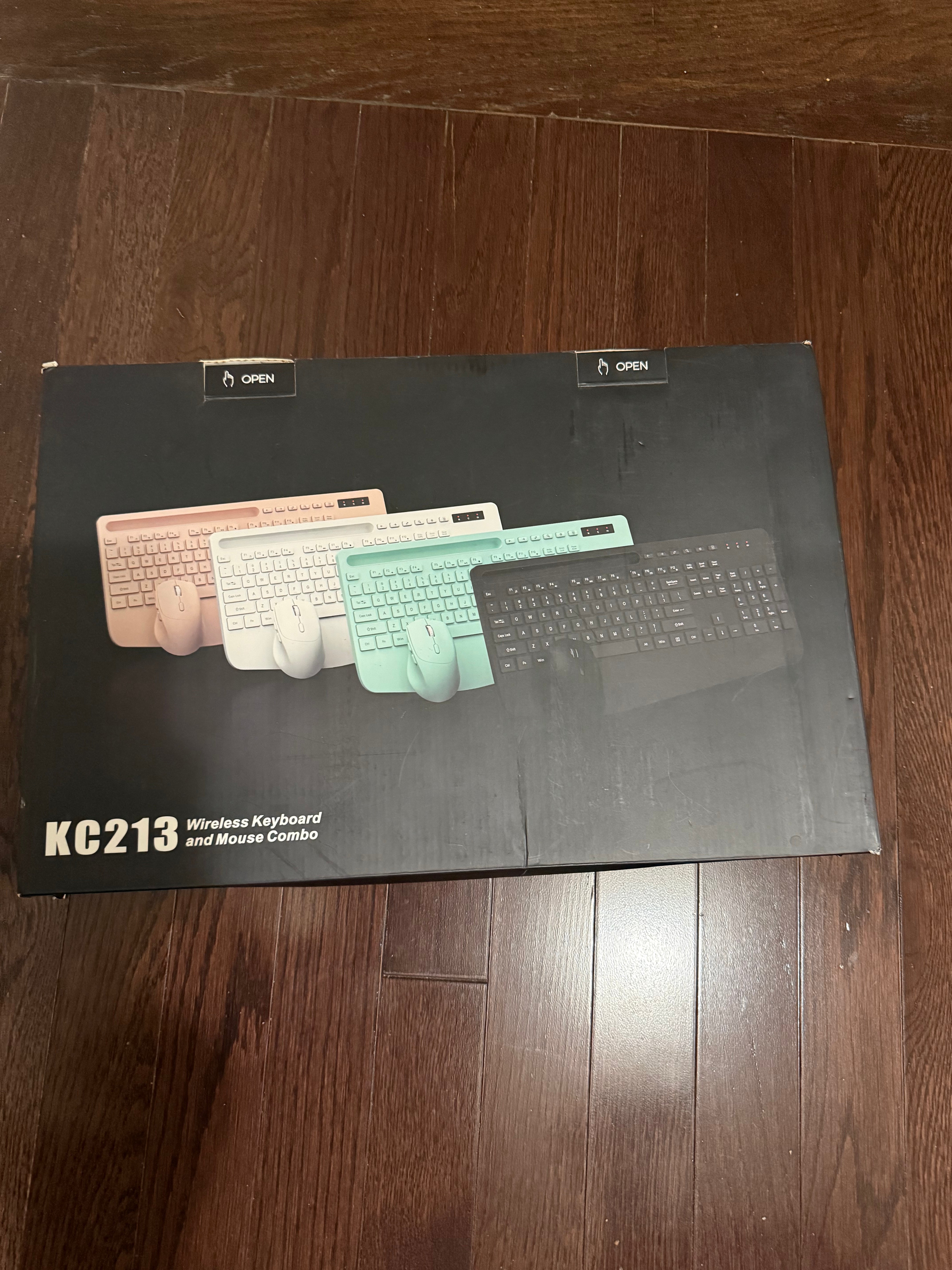 Trueque Full-sized ergonomic keyboard and Mouse