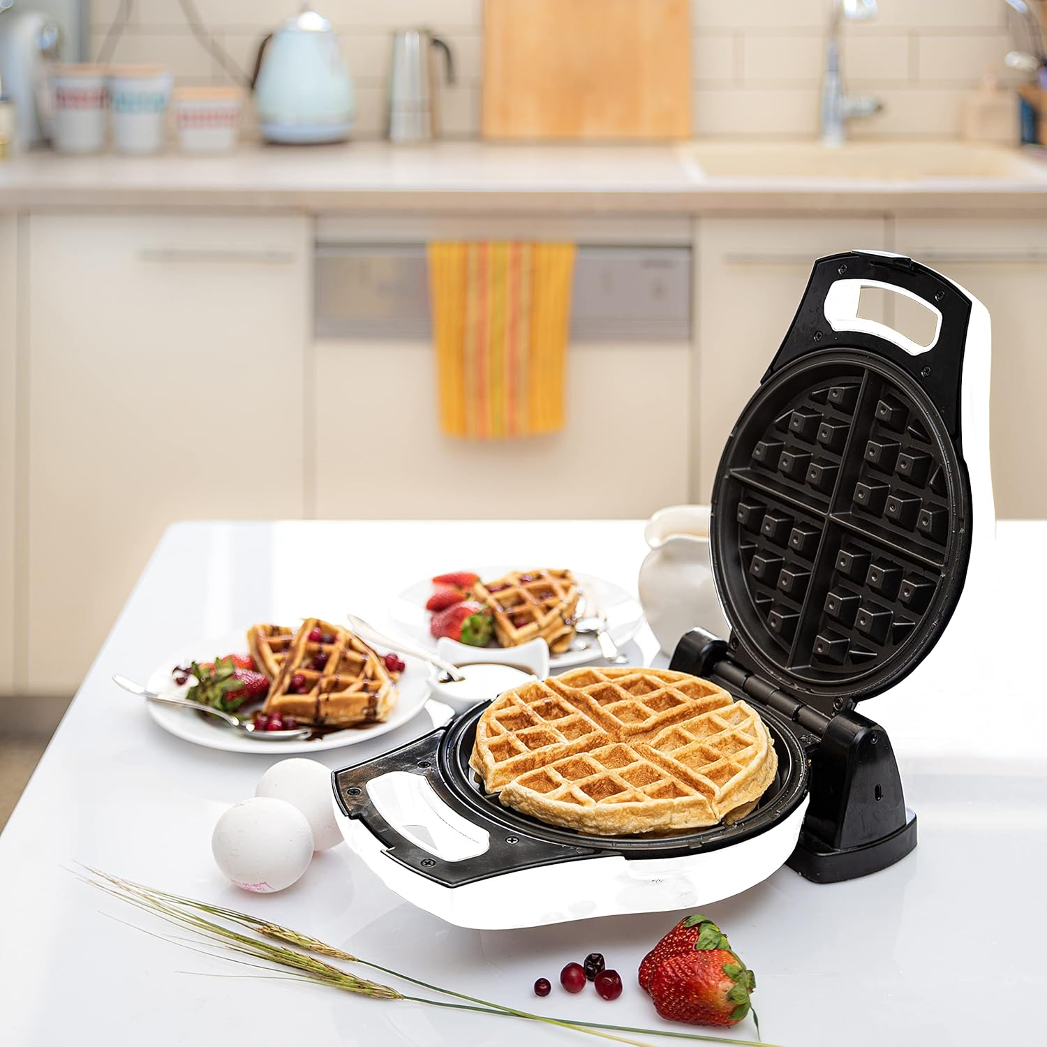Belgian Waffle Maker - 900W Non-Stick Rotating Waffle Iron with Temperature Control