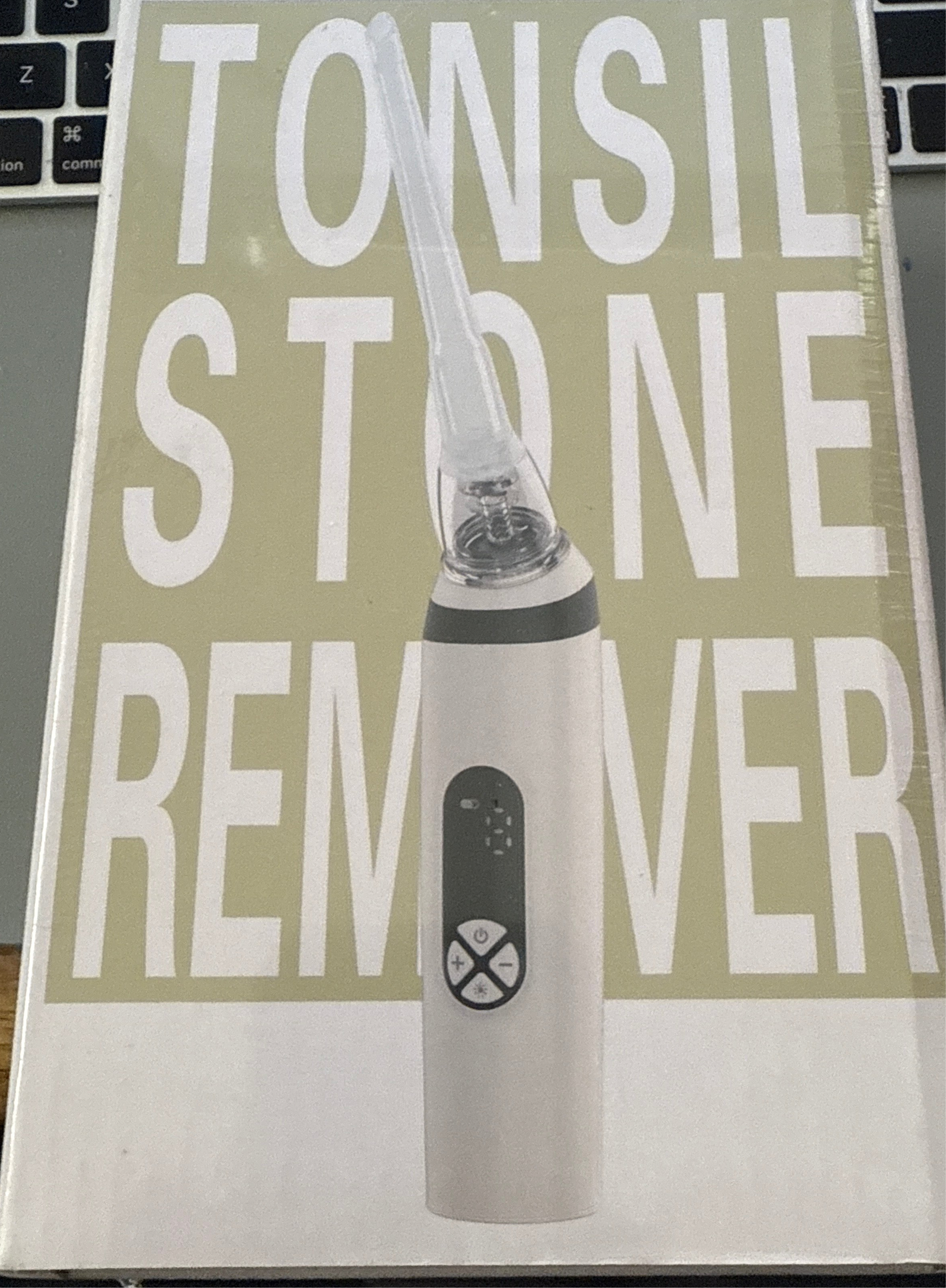 Electric tonsil stone remover