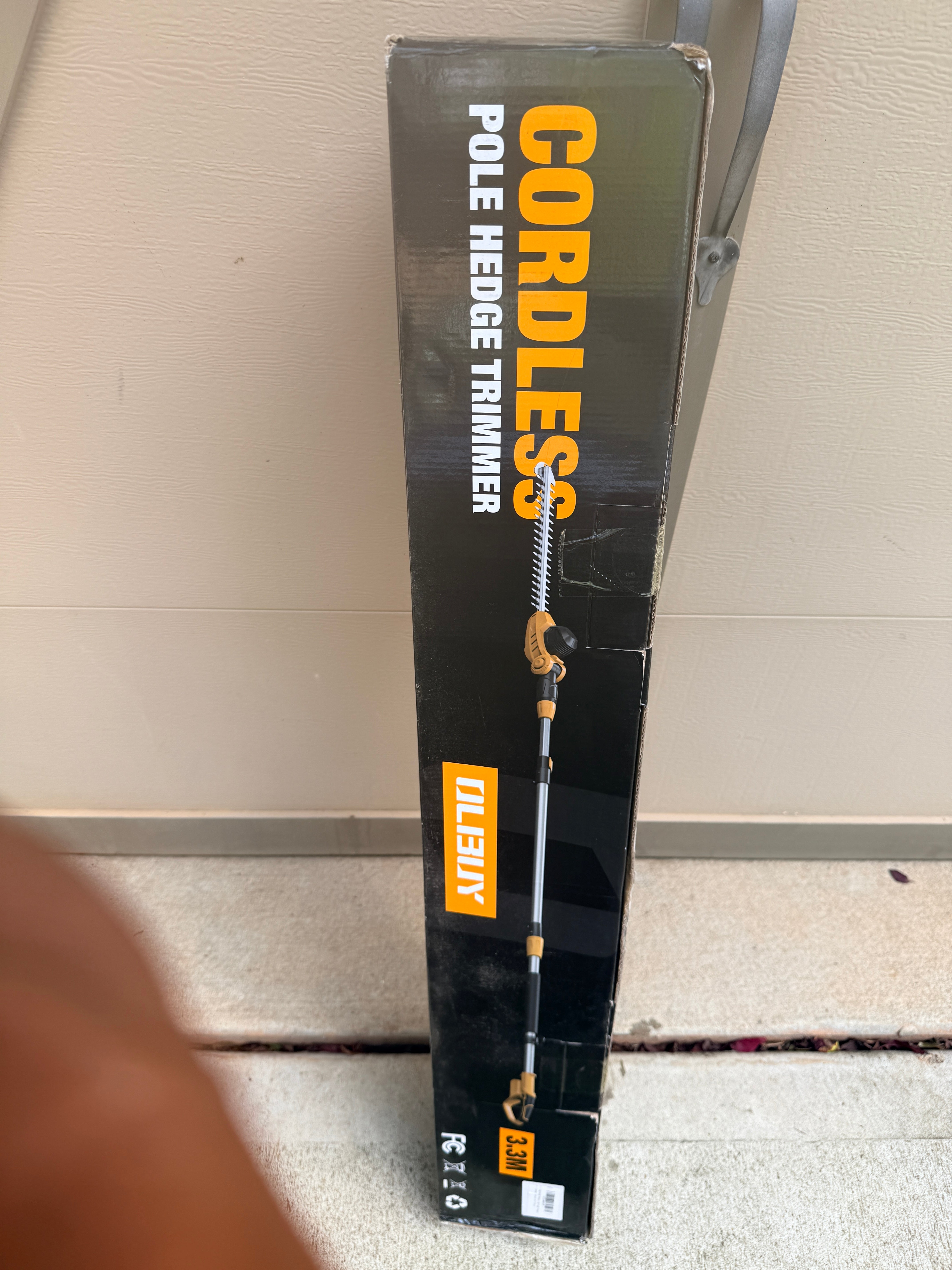Cordless Pole Hedge Trimmer 3.3M Extendable Long Reach